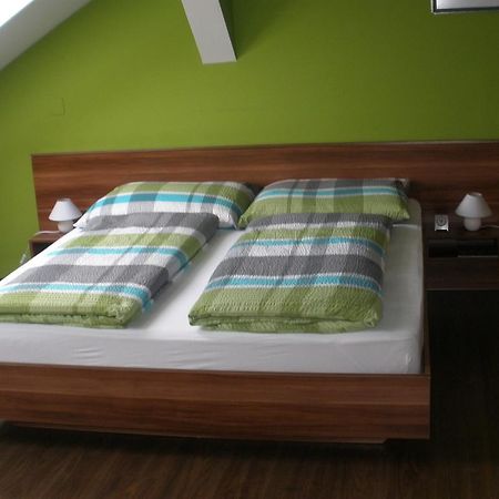 Sopron Eszter Apartman Buitenkant foto