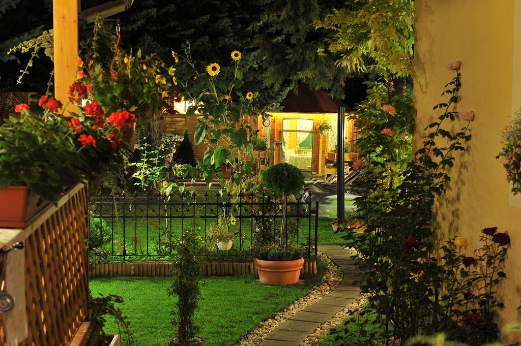 Sopron Eszter Apartman Buitenkant foto