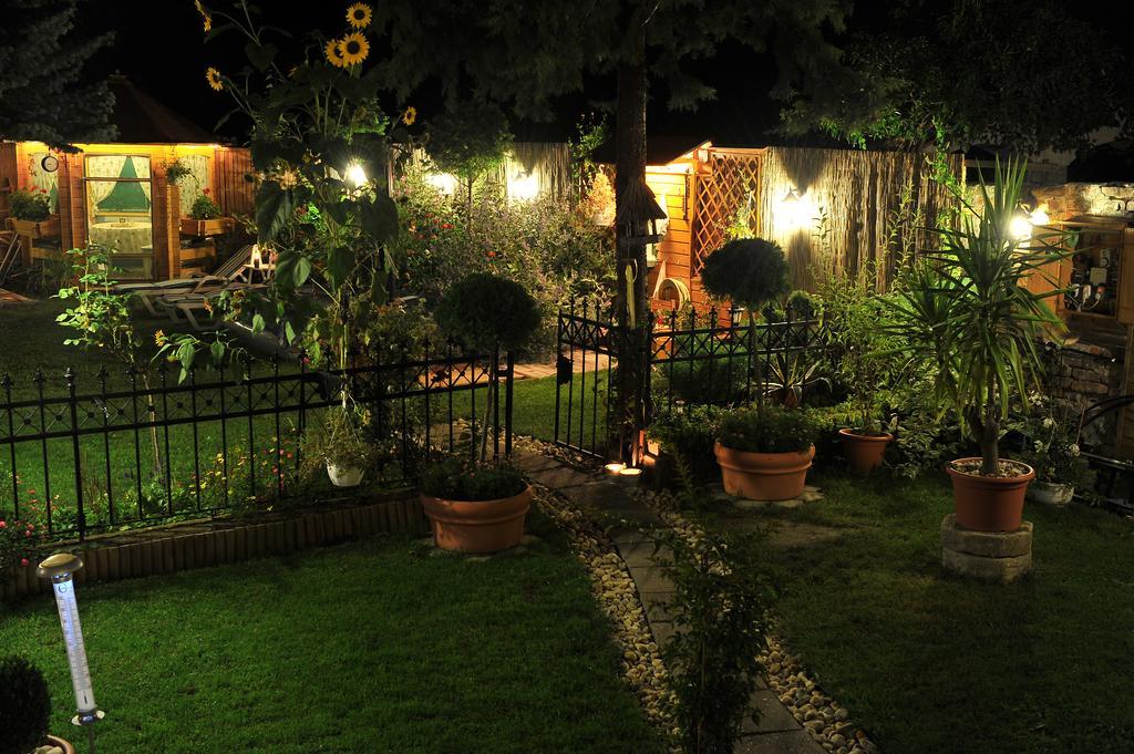 Sopron Eszter Apartman Kamer foto
