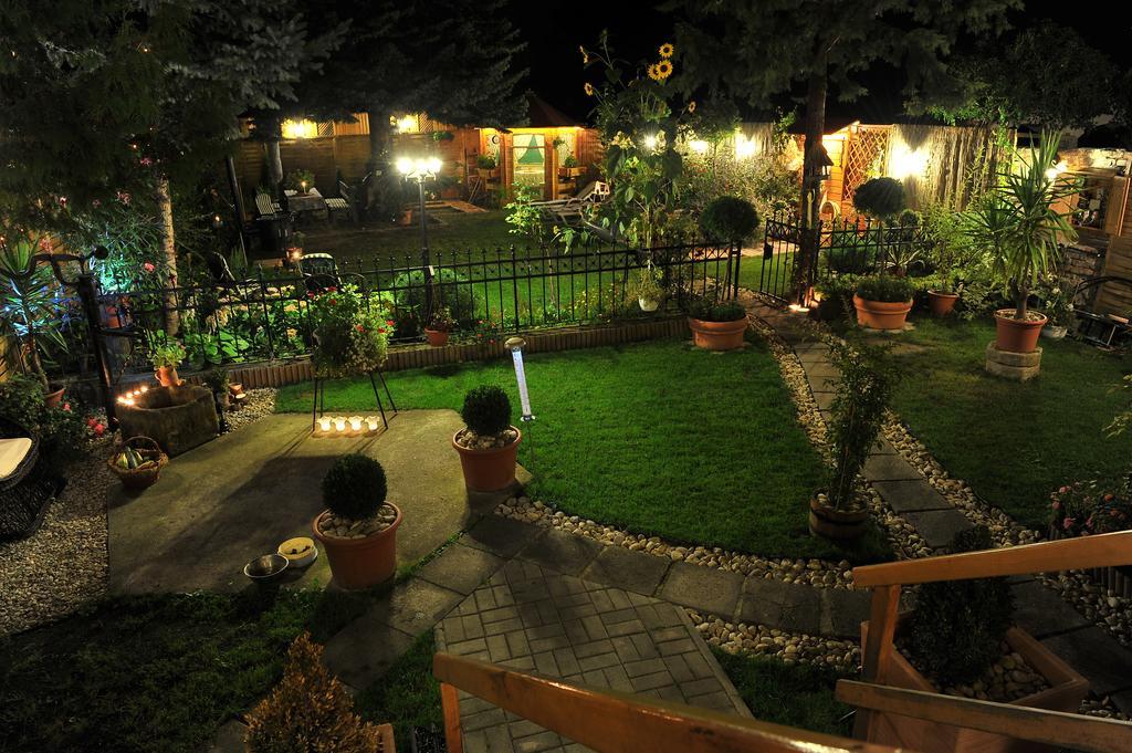 Sopron Eszter Apartman Buitenkant foto