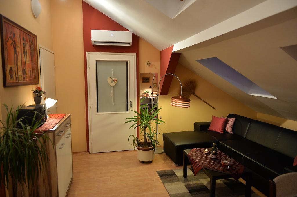 Sopron Eszter Apartman Buitenkant foto