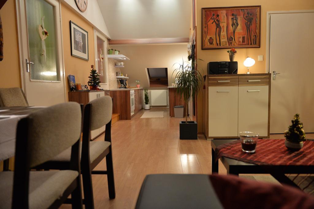 Sopron Eszter Apartman Buitenkant foto
