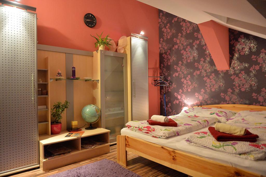 Sopron Eszter Apartman Buitenkant foto