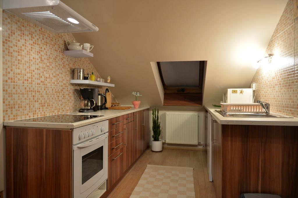 Sopron Eszter Apartman Buitenkant foto