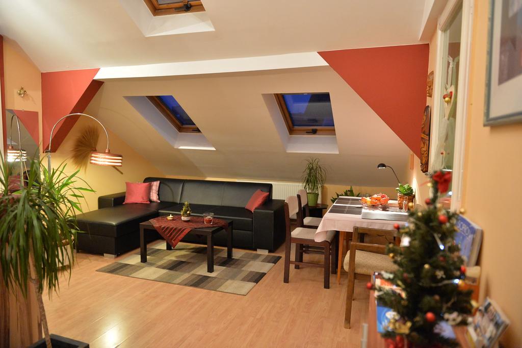 Sopron Eszter Apartman Buitenkant foto