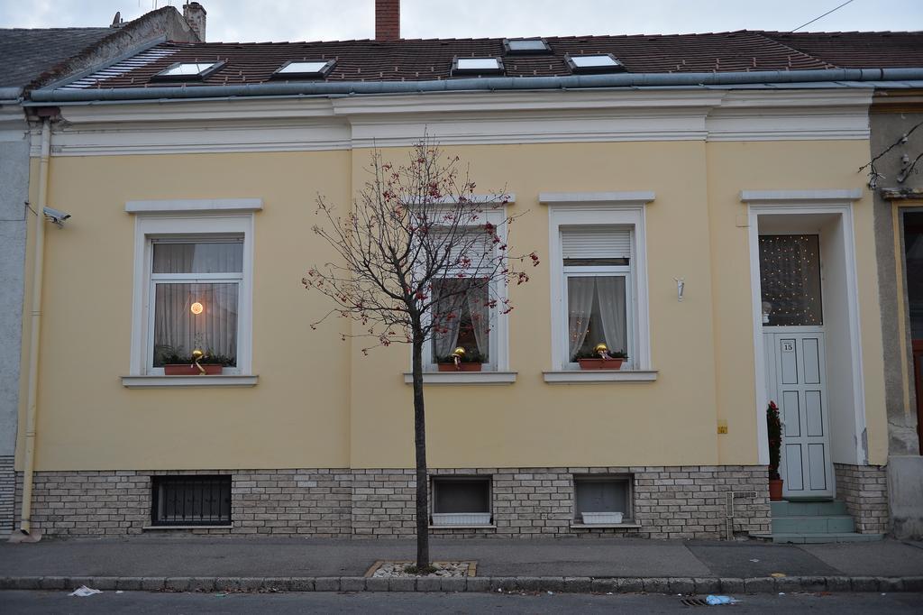 Sopron Eszter Apartman Kamer foto