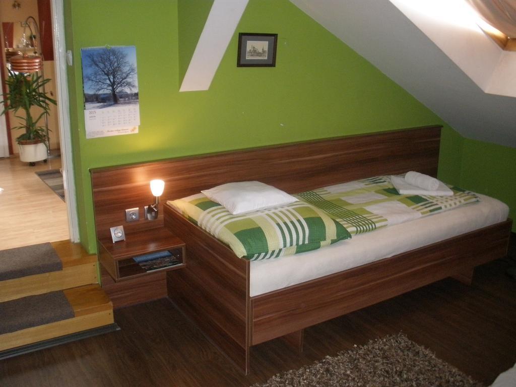 Sopron Eszter Apartman Appartement Buitenkant foto